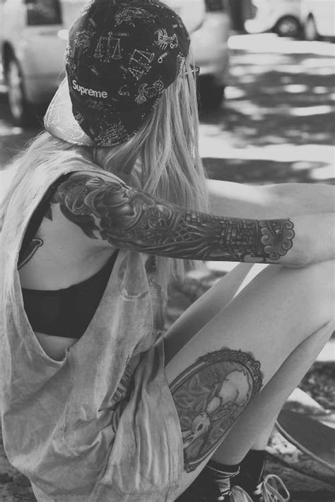 skateinfluenced waytoriches waytoriches skate urbano moda tattoos girl tattoos