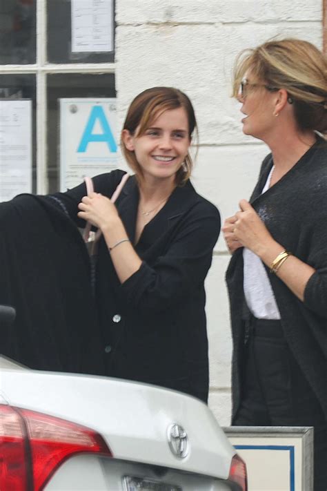 Emma Watson Having Coffee In Venice 11 Gotceleb