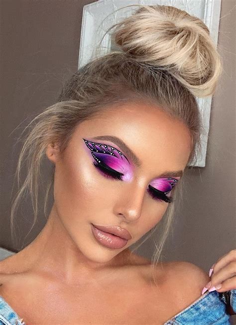 30 Creative Festival Makeup Looks Youll Want To Try Festival Eye Makeup Festival Makeup