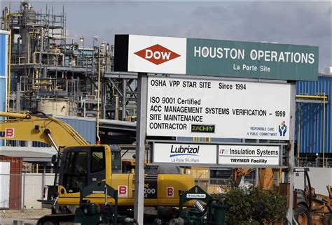 Dupont Dow Chemical Seek Merger Then 3 Way Split Toledo Blade