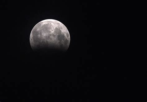 Oggi La Prima Eclissi Lunare Del 2020 Sarà Visibile Anche A Milano
