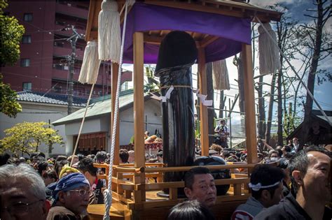 10 Photos Of Crazy Penis Festival Japan Kanamara Matsuri Reckon Talk