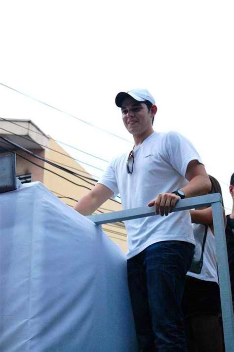 He is one of the sons of actor eddie gutierrez. Gossip Actors: Richard Gutierrez at Captain Barbell ...