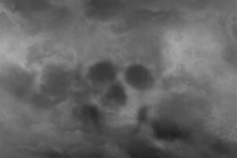 무서운 해골 연기의 구름 공포와 할로윈의 개념에서 두개골에 대한 스톡 사진 및 기타 이미지 두개골 연기 물리적 구조 구름