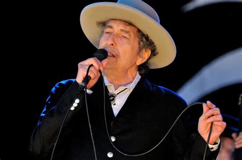 Bob dylan (born robert allen zimmerman; Bob Dylan volvió al ruedo tras ocho años de silencio con ...
