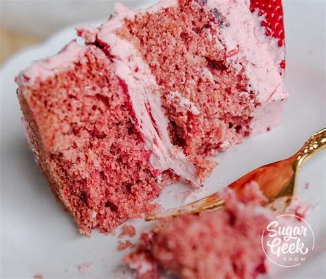 Fresh Strawberry Cake With Strawberry Buttercream Sugar Geek Show