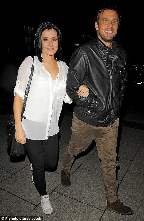 Kym Marsh And Jamie Lomas Arrive Arm In Arm For A Night Out At The Theatre Daily Mail Online