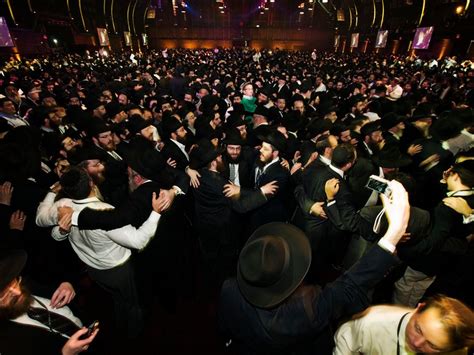 Nearly 5000 Rabbis Of The Chabad Lubavitch Movement Dance At A Banquet