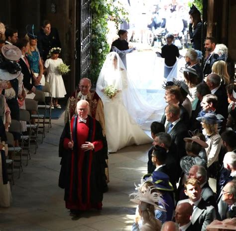 Die beziehung des paars begann im juni 2016, am 8. Royals-Fans feiern die Hochzeit von Harry und Meghan - WELT