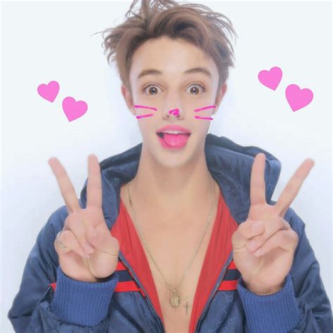 Emma hayes is the daughter of jason hayes. Pin de Baby Girl em Cameron Dallas