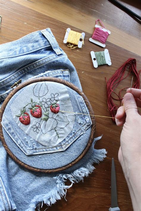 how-to-embroider-clothes-easy-diy-crewel-ghoul-stickerei-ideen