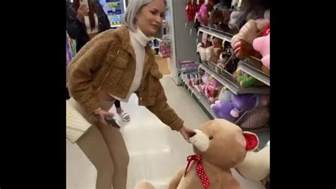 Hot Girl Hump Teddy At Mall Pornmega Com
