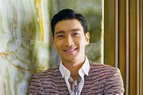 A few of his most memorable television drama roles include history of the salaryman (2012), king of dramas (2012) and she was pretty (2015). Choi Siwon annonce qu'il va être l'un des rôles principaux ...