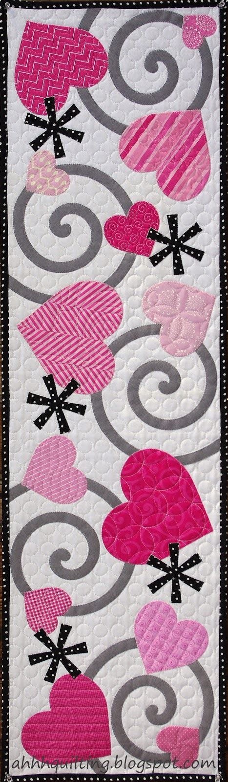 Ahhh...Quilting: Valentine's Table Runner Quilt