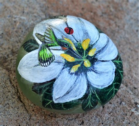 Flower Rock Art Garden Gift Hummingbird Garden Stone Flower Painting