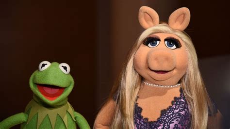 Kermit Miss Piggy Leave Tv Critics In Stitches Jakles