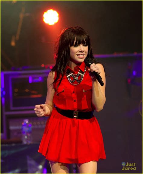 Full Sized Photo Of Carly Rae Jepsen Hometown Concert 02 Carly Rae