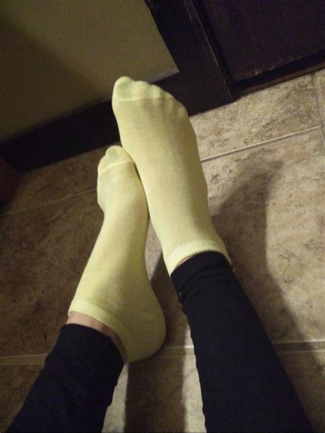 Feetlifeforme — Sexy Yellow Ankle Socks Who Would Ve Though