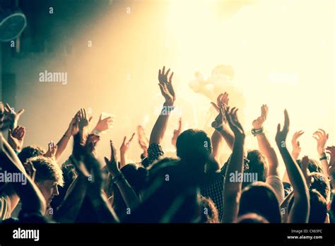 Gig Crowd Hi Res Stock Photography And Images Alamy