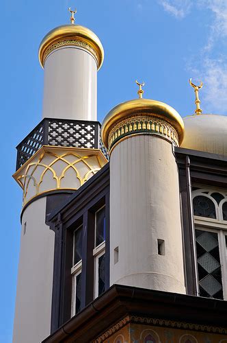 Après la votation populaire des petits suisses contre l'érection de nouveaux minarets, voilà que les italiens à leur tour donnent de la voix. Minarets, les Suisse se prononceront pour ou contre