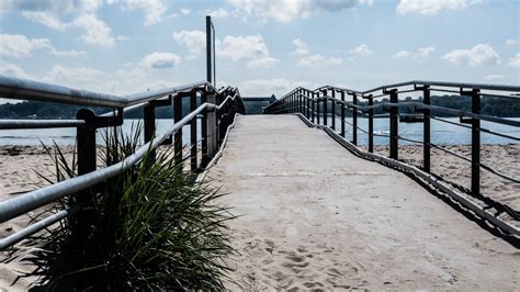Gambar Pantai Laut Salju Musim Dingin Pagar Boardwalk Jembatan