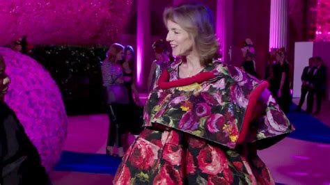 Watch Caroline Kennedy Shows Off Her Comme Des Garcons Gown Met Gala