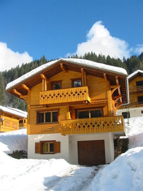 Eloghomes.com has been visited by 10k+ users in the past month The Difference Between A Cabin and Chalet - Smoky ...