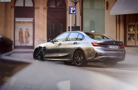 Die kombination aus elektromotor und bmw twinpower turbo vereint das beste aus zwei welten in einer ausgesprochen dynamischen und komfortablen limousine: Fahrbericht BMW 330e 2019: Plug-in-Hybrid mit XtraBoost