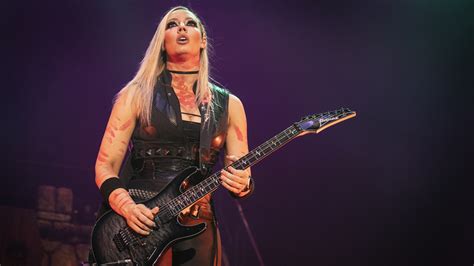 Nita Strauss Joins Demi Lovatos Touring Lineup Watch Her Make Her