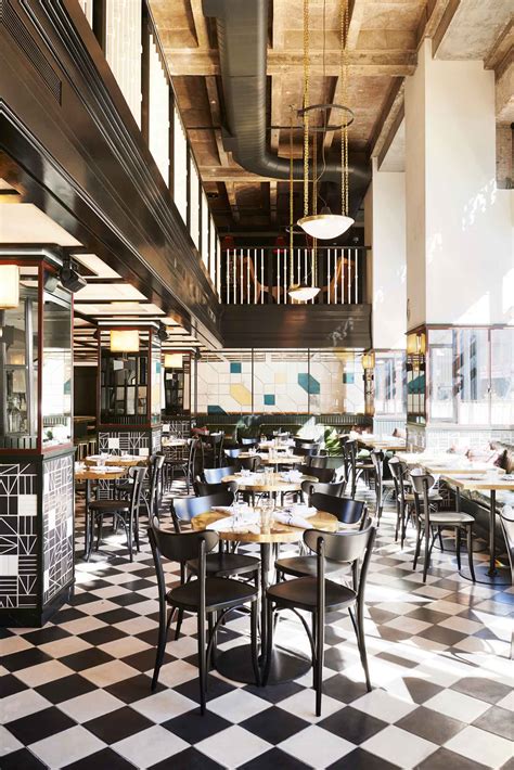 Downtown is full of bars with meticulously executed interior design and drinks that involve things that are kept in bitty atomizers. Ace Hotel Downtown Los Angeles | Yellowtrace.