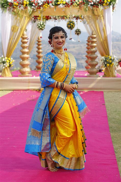 Top 10 Jewellery Fashion Tips For A Maharashtrian Bride Couple Wedding Dress Wedding