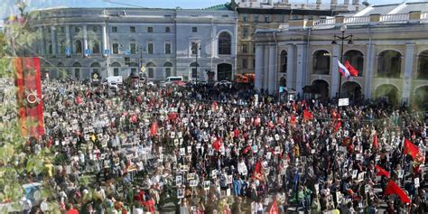 В 2021 году было решено перенести проведение масштабной читайте также: Путин согласился перенести «Бессмертный полк» на 2021 год