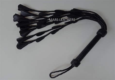 Black Leather Bondage Fetish Flogger At Best Price In Kanpur Id 21402799673