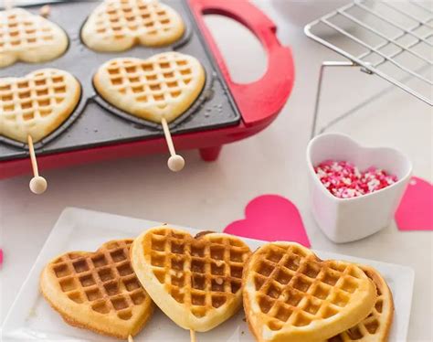7 Best Heart Shaped Belgian Waffle Makers In 2023 Theladychef