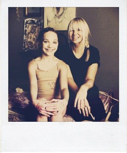 Maddie Ziegler In Chandelier Behind The Scenes Maddie Ziegler Sia Sia