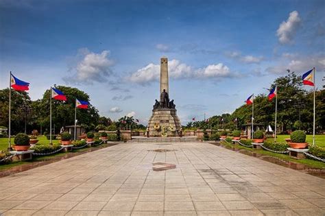 Explore The Historic Luneta Park In Manila