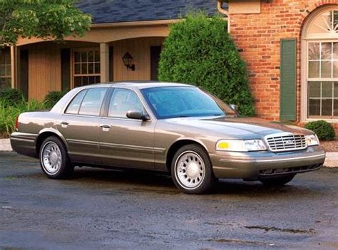 2001 Ford Crown Victoria Price Value Ratings And Reviews Kelley Blue Book