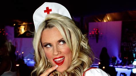 Jenny Mccarthy Biography Height And Life Story Super Stars Bio