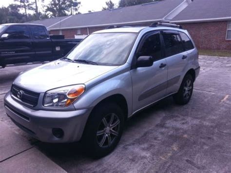 Sell Used 2005 Toyota Rav4 Base Sport Utility 4 Door 24l In