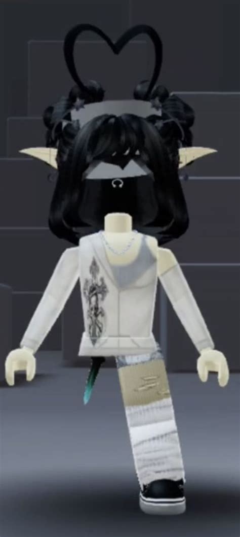 Fit By Outtayale Goth Roblox Avatars Roblox Pictures Emo Roblox Outfits