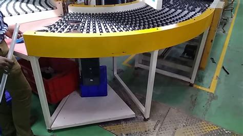 Orange Conveyor Systems 90 Degree Curve Roller Conveyor Youtube