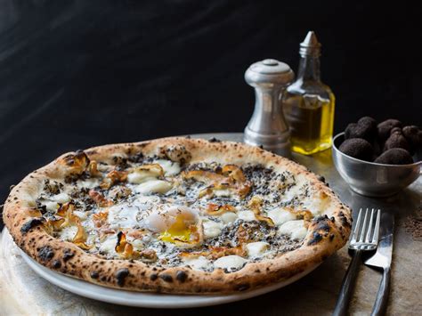 Best Pizza In The World The 14 Top Cities For Pizza Photos Condé
