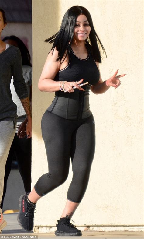 Blac Chyna Showcases Curvaceous Figure In Athletic Gear Daily Mail Online