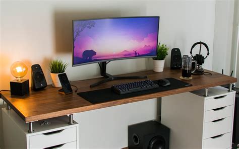 A gaming desks helps you to organize all of your games and you can keep the desk for a long time to come when you take care of it well. Battlestation 2018 - Small Update | Game room design, Room design, Room setup