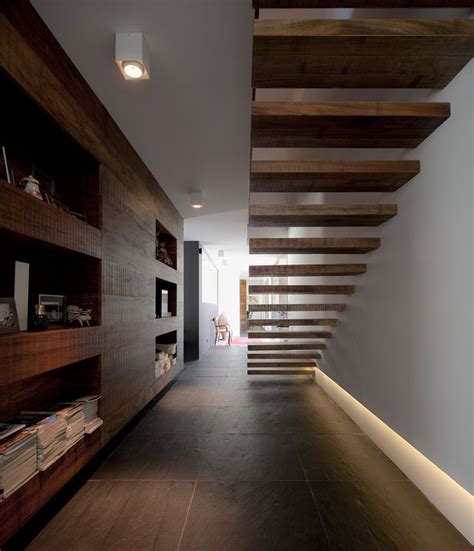 20 Beautiful Minimalist Stairs Design Ideas For Your Home