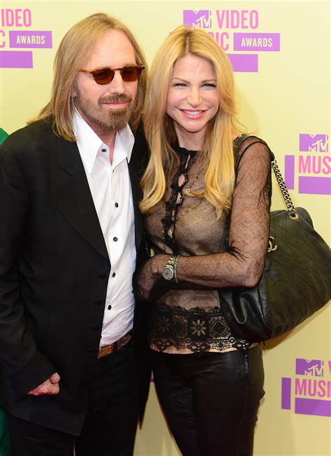 Dana York, Tom Petty's Wife: 5 Facts You Need to Know | Heavy.com