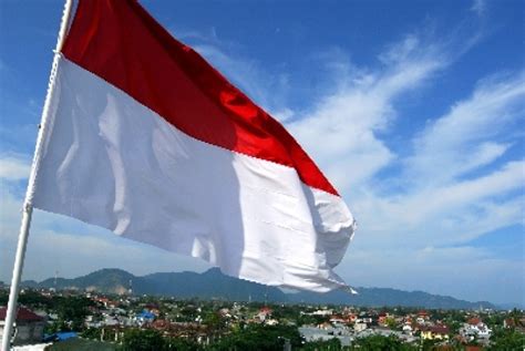 Bendera Merah Putih Terbesar Dunia Berkibar Di Monas Republika Online