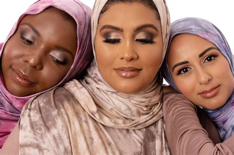 Toronto Influencer Couple Started An Eco Friendly Tie Dye Hijab Company