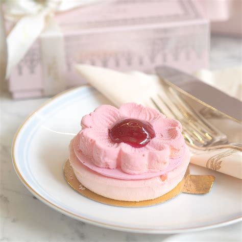 An Afternoon In Mayfair Opulent Pink Treats In A Ladurée Dreamland