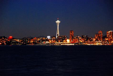 The Needle From Alki Point A Night View Of Seattles Ico Flickr
